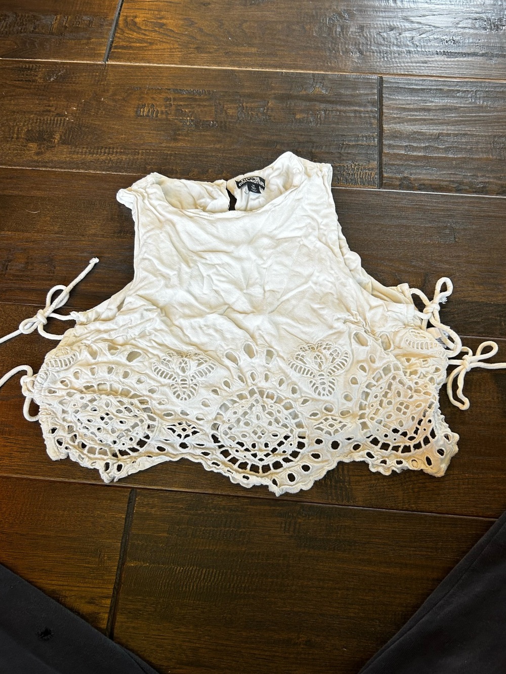White Crochet Hem Sleeveless Crop Tank Top